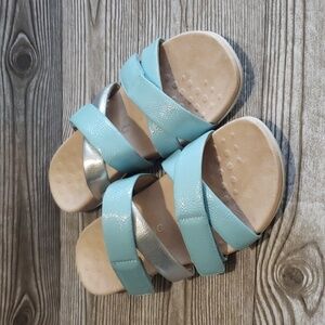 Vionic Hadlie 11 baby blue and silver slide woman sandals